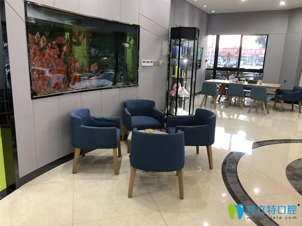 恒美口腔大廳環(huán)境圖 恒美口腔大廳環(huán)境圖